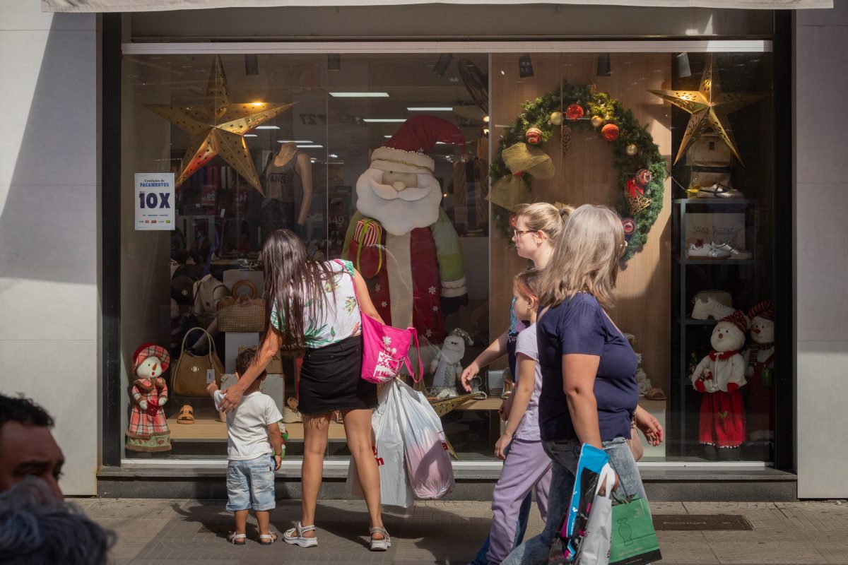 Primeiro final de semana de horário estendido movimenta comércio pelotense