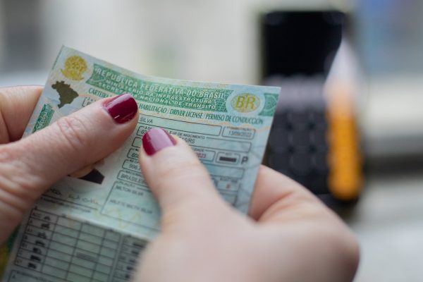 Contran aprova resolução que dispensa autoescola para obter a CNH