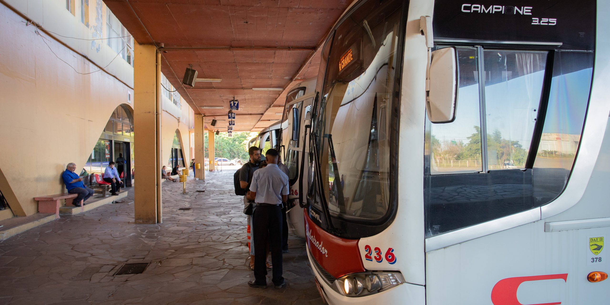 Mais de três mil pessoas devem passar pela rodoviária de Pelotas até o fim de dezembro
