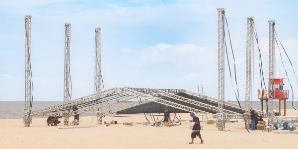 Palco do Réveillon do Laranjal deverá ficar pronto até terça-feira