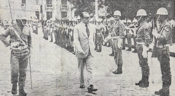 Embaixador de Portugal no Brasil é recebido com honras militares