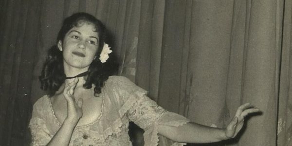 Escola de Ballet Dicléa Ferreira de Souza leva Coppélia ao Theatro Guarany