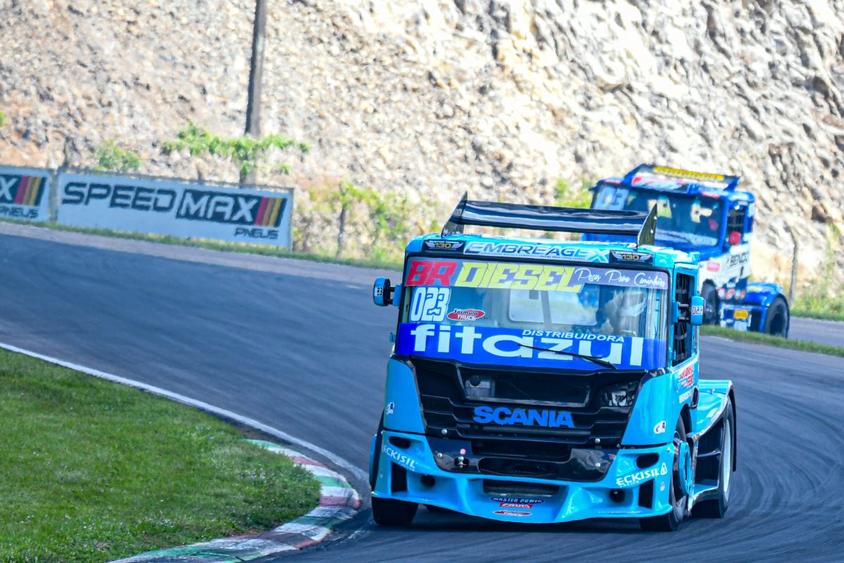 Jorginho Feio encerra a temporada em Cascavel