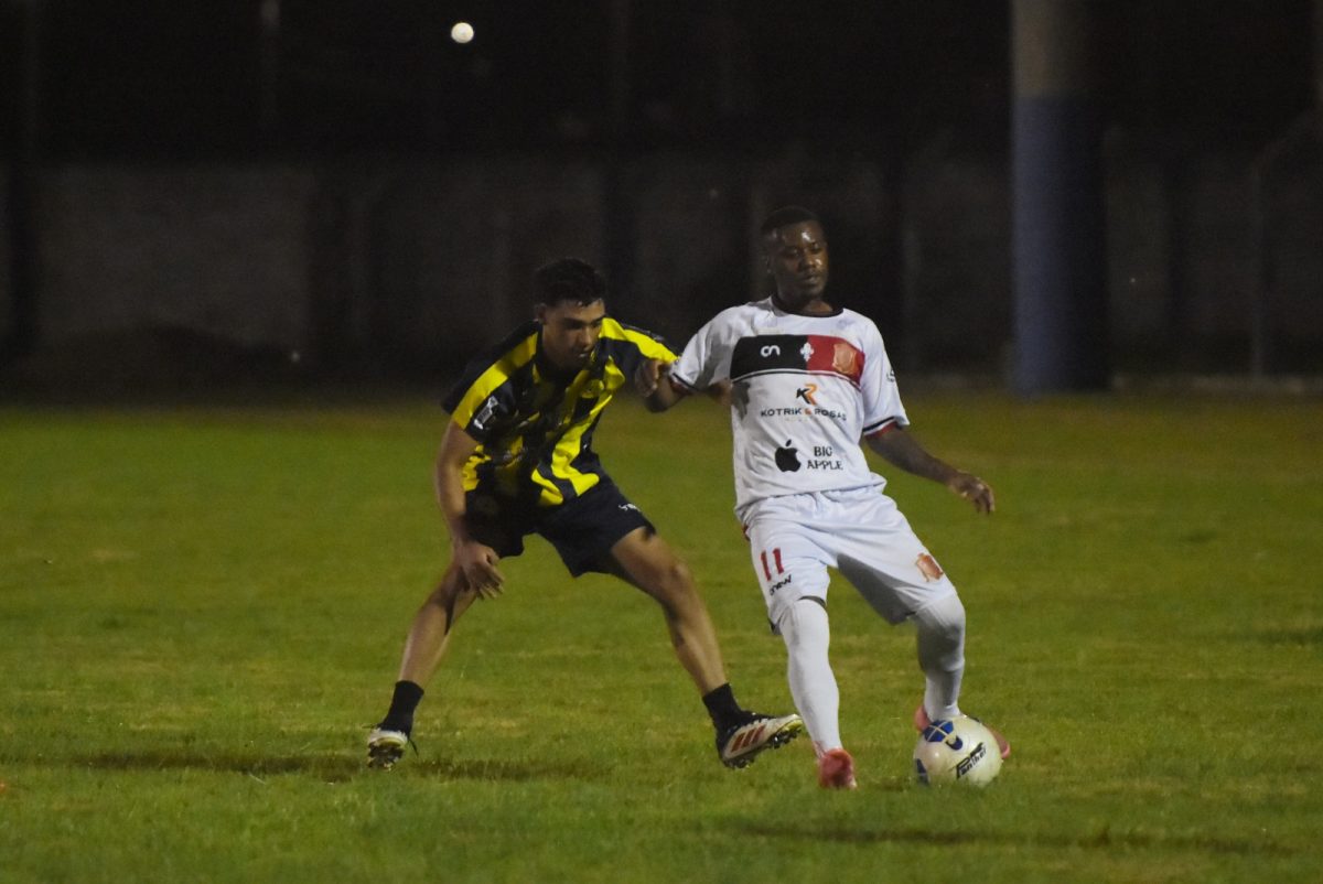 Los Brocadores vence amistoso em estreia internacional