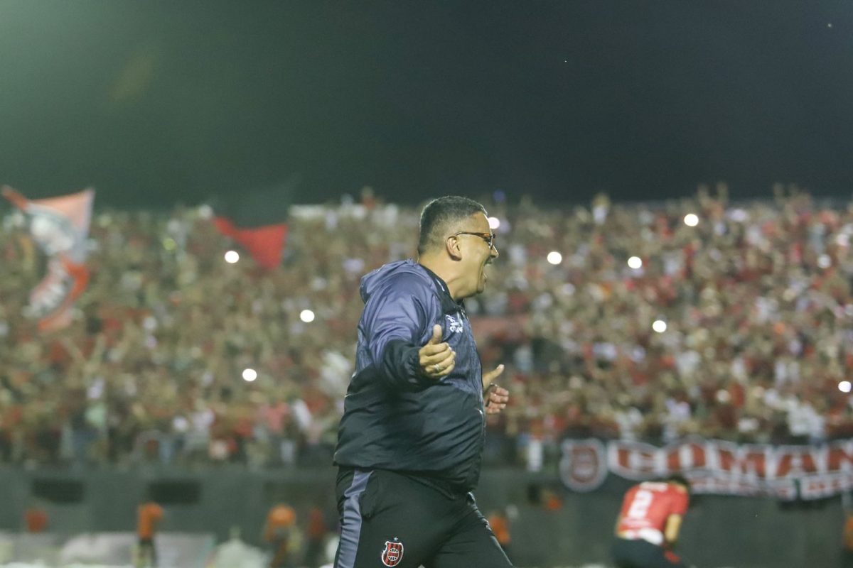 Gilson Maciel celebra título e reforça ligação com o Brasil: “Um sentimento muito louco”
