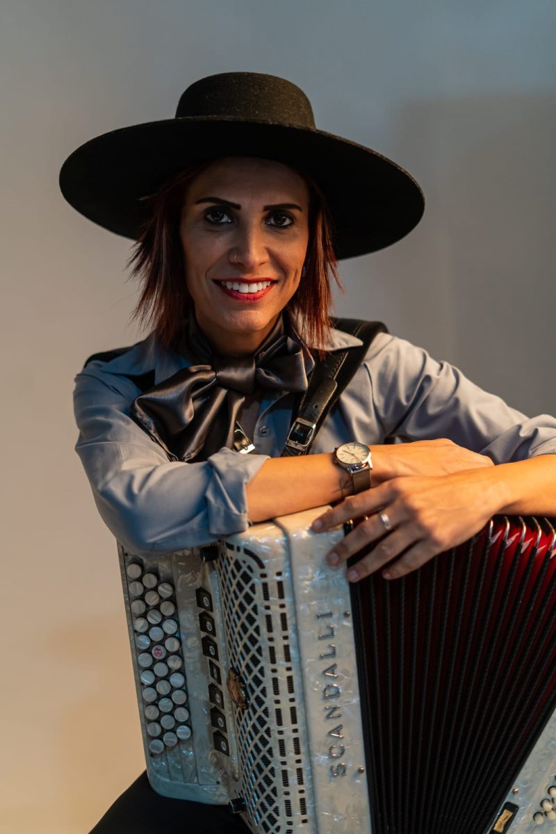 “Somos muitas mulheres em festivais, mas na música regional gaúcha ainda existe uma invisibilidade”