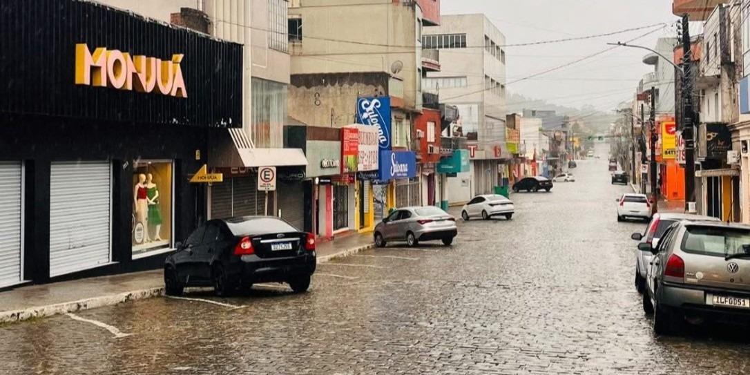 Canguçu já passa de 120 mm e região tem chuva intensa em poucas horas