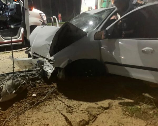 Acidente próximo à ponte do Laranjal deixa dois mortos e um ferido em estado grave