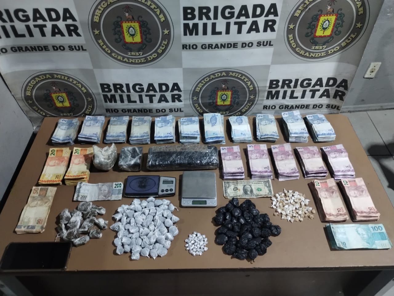 Homem é preso por tráfico de drogas no Centro de Pelotas