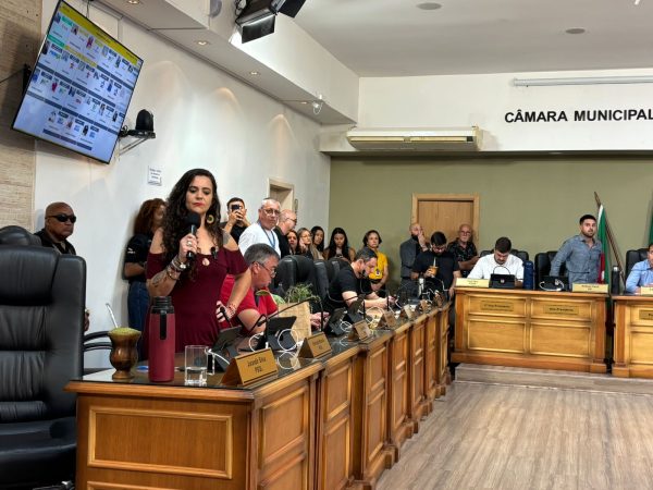 Vereadora Fernanda Miranda é suspensa por 60 dias pela Câmara de Pelotas