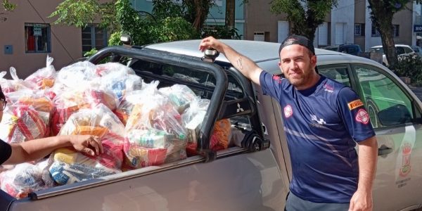 “Ver a alegria de uma criança abrindo um presente, saber que é talvez o único que ela terá no ano… isso toca demais”