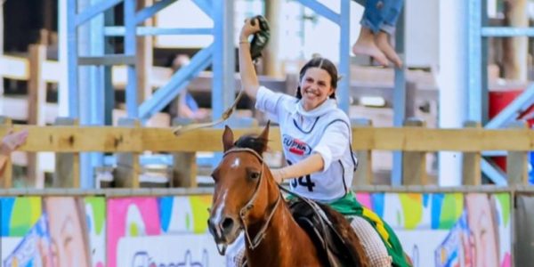 “Todo mundo merece viver um pouco do cavalo”