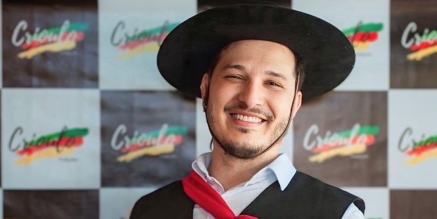 “Estudar a nossa história para adquirir consciência do que fomos e transformar no que somos”