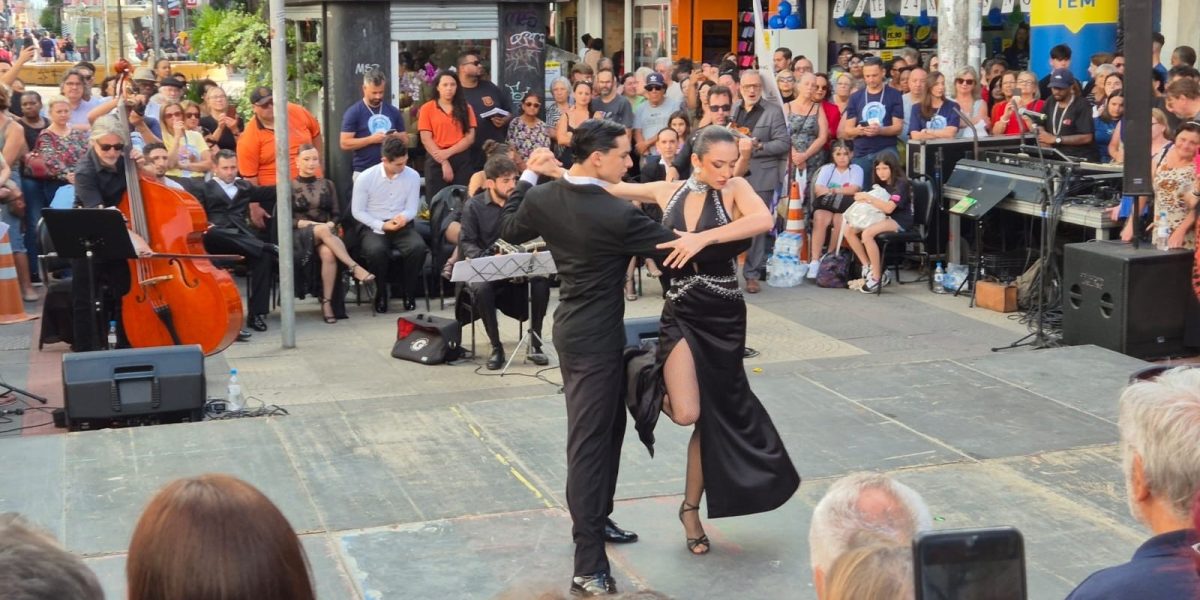 Tango na rua: quando a chama portenha encontra o público de perto
