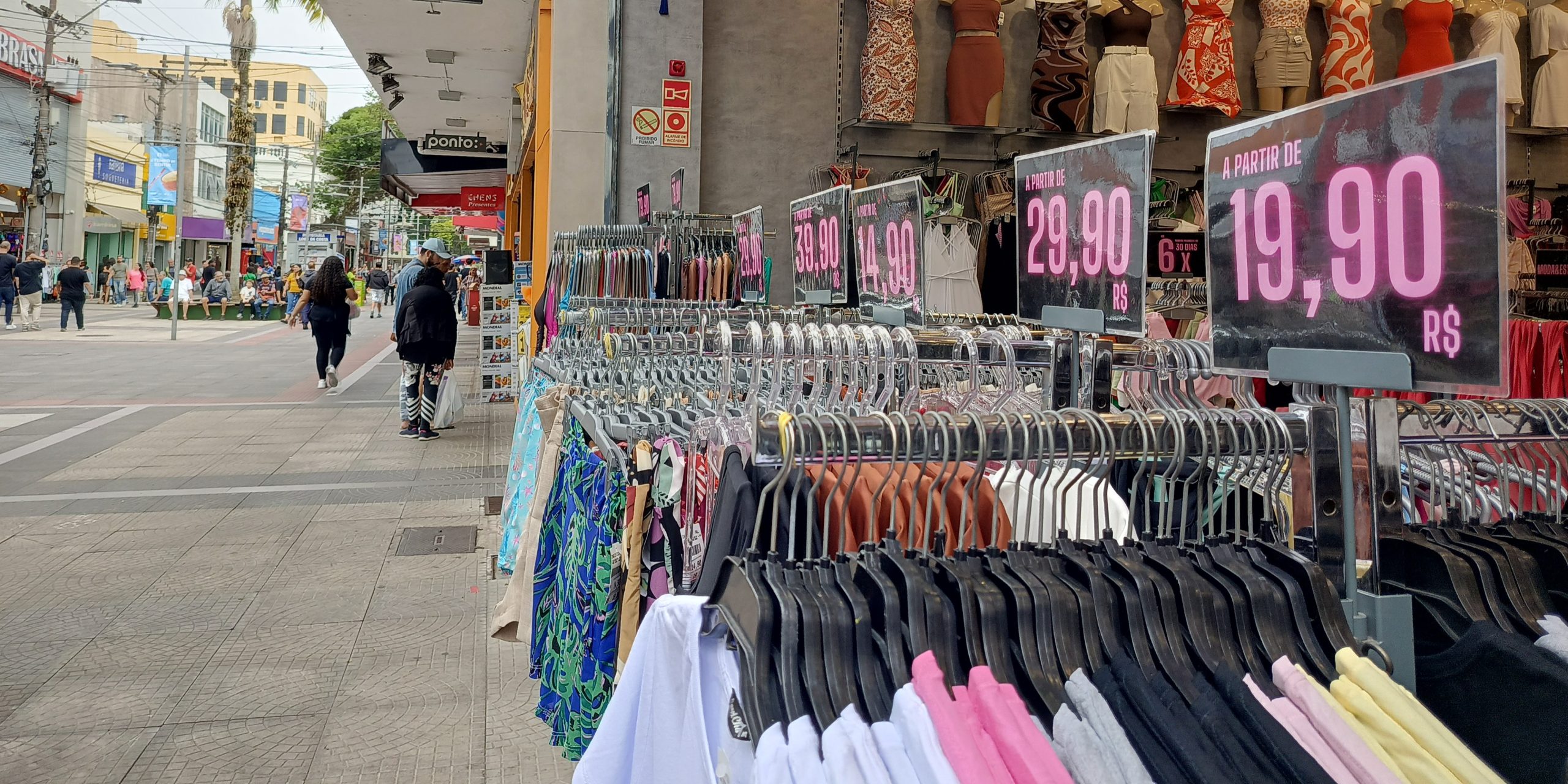 Do Calçadão ao Shopping: janeiro revela contrastes no comércio de Pelotas