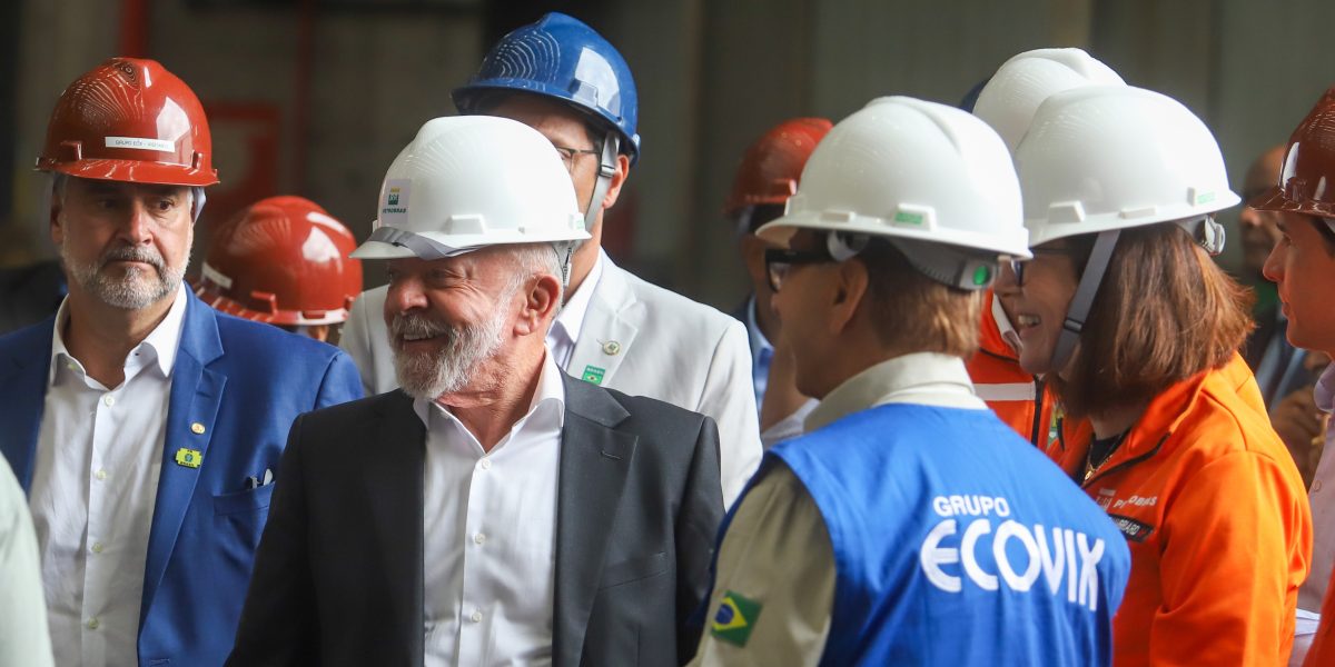 Lula exalta geração de empregos com retomada do Polo Naval