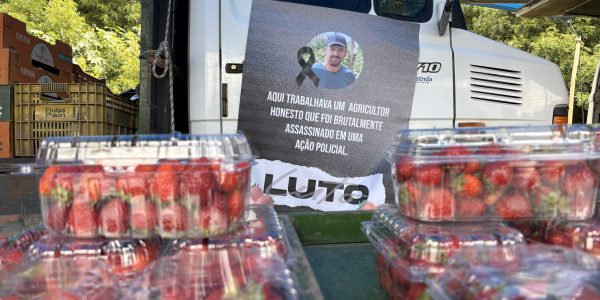 Protesto marca primeira feira sem Marcos Nörnberg