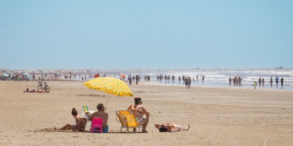 Calendário de 2026 amplia feriadões e desafia equilíbrio econômico