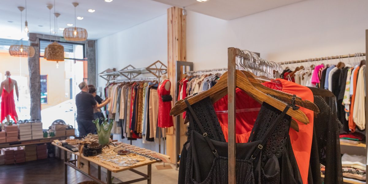 Micro e pequenas empresas contrataram mais de 1,3 milhão de pessoas em 2025