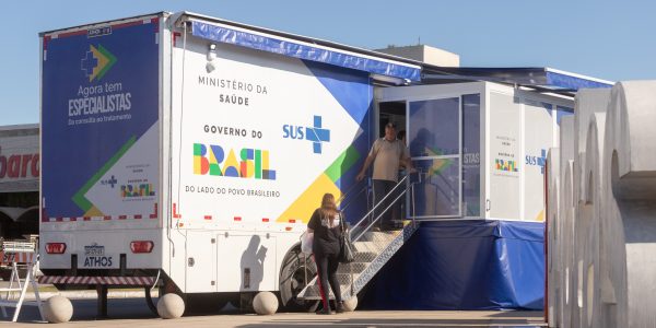 Carreta da Saúde da Mulher segue realizando atendimentos pelo SUS