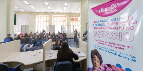 CIEEE e Senai disponibilizam vagas