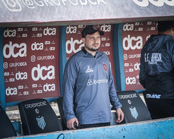 “Não adianta só ter técnica”, destaca auxiliar do Brasil sobre contratações