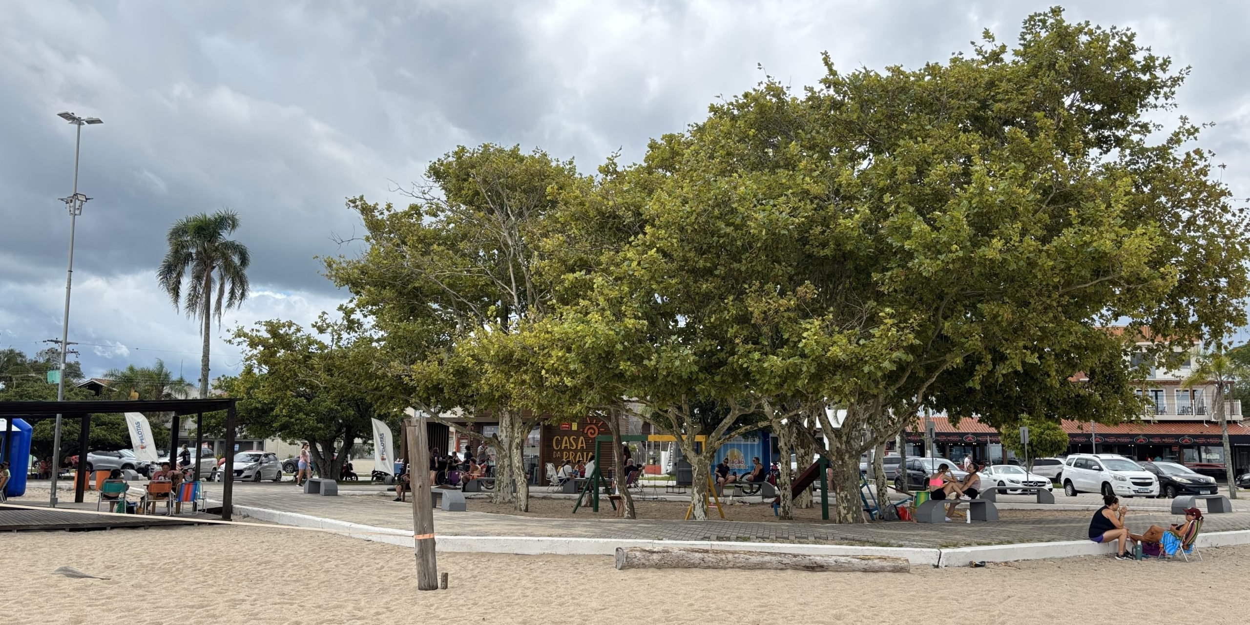 Entre sol, vento e expectativa, comércio do Laranjal mantém ritmo neste início de janeiro