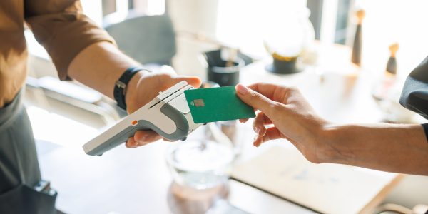 Pesquisa aponta otimismo nas finanças pessoais em 2026