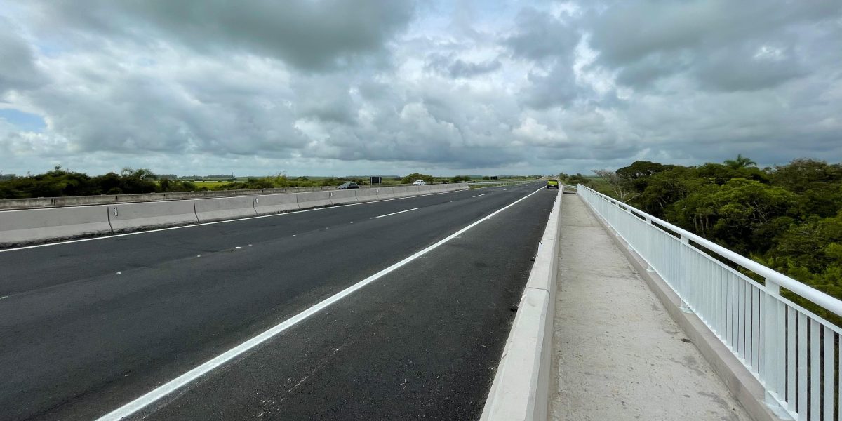 Ponte sobre o Arroio Contagem é liberada na BR-116