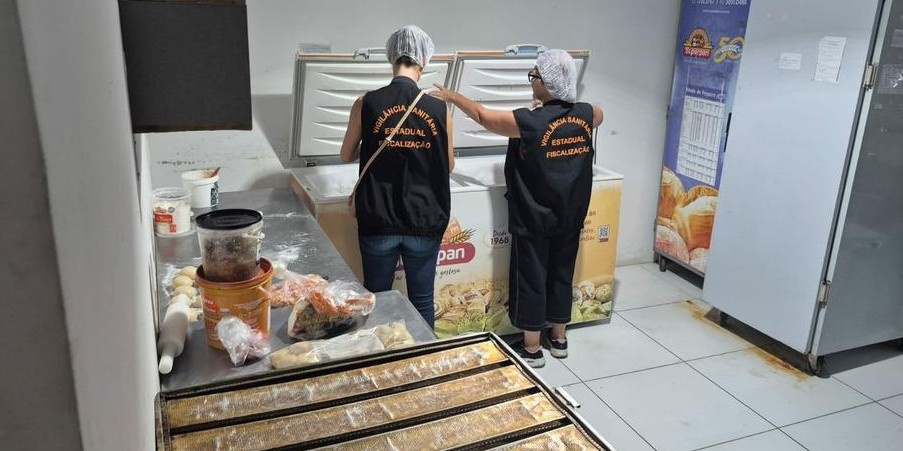 Força-tarefa apreende 200 quilos de alimentos impróprios para o consumo no Laranjal