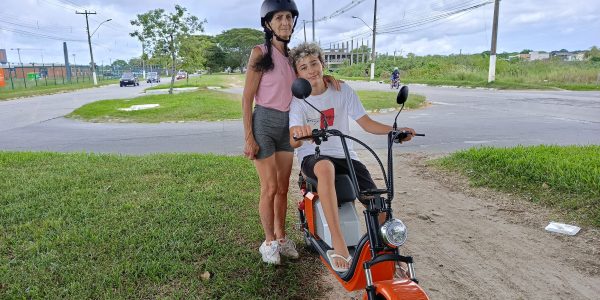 Motos elétricas ganham as ruas em meio a novas regras