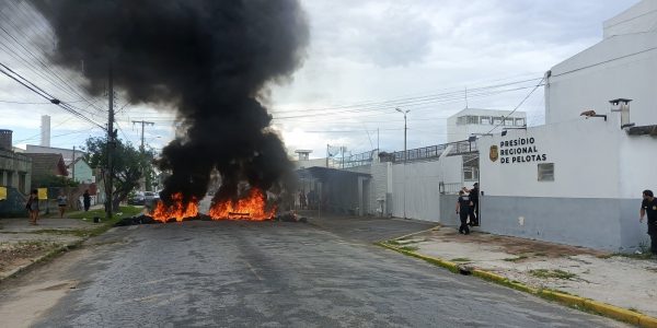 Detento é baleado durante ação da Polícia Penal no presídio de Pelotas