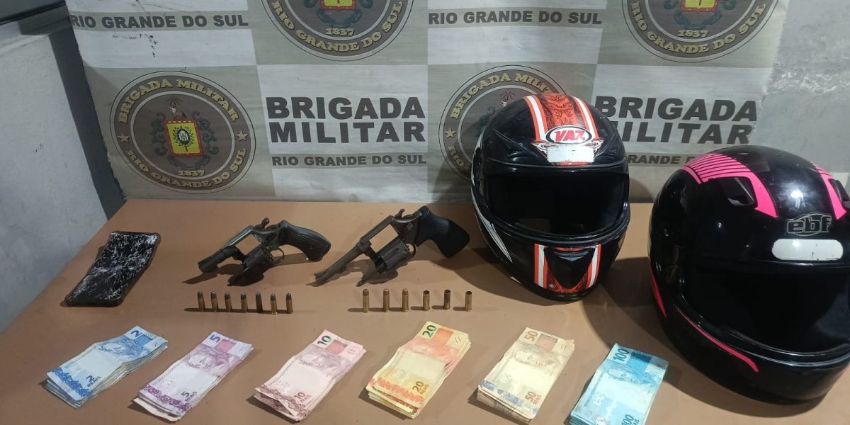 Brigada Militar prende dois homens após roubo a comércio