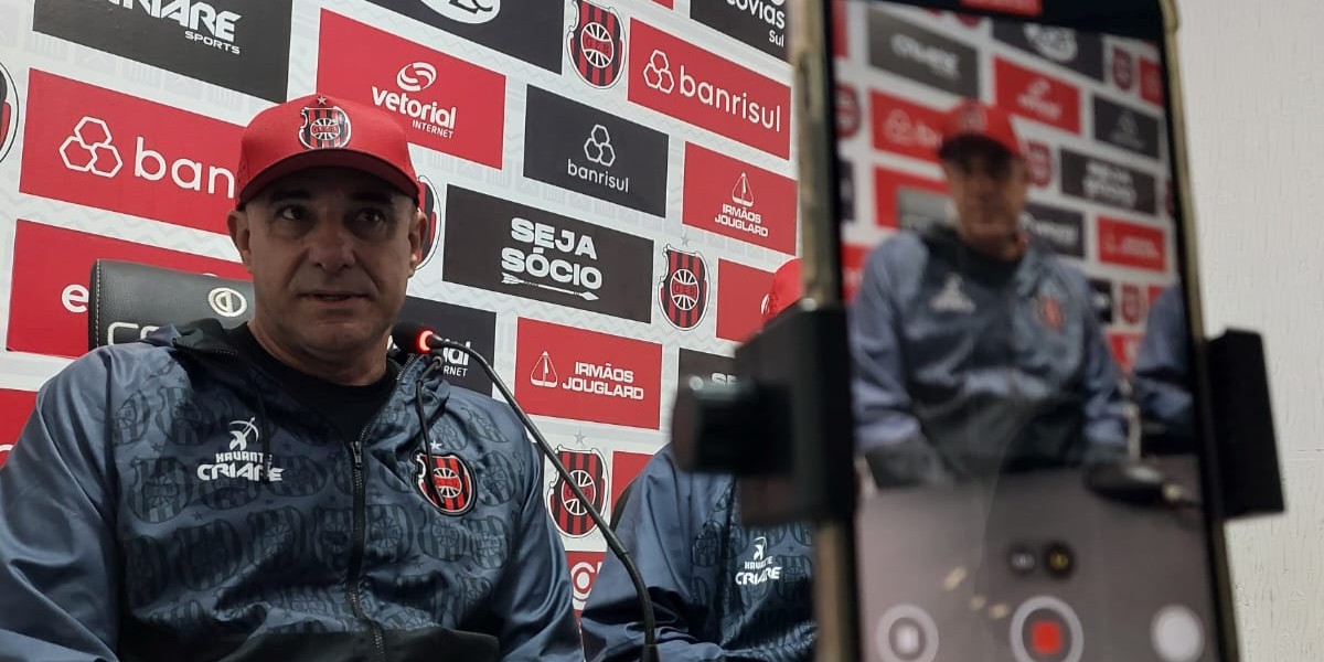 Hélio Vieira garante mais três acertados: “Montando um grupo de jogadores, na sua grande maioria, conhecidos”