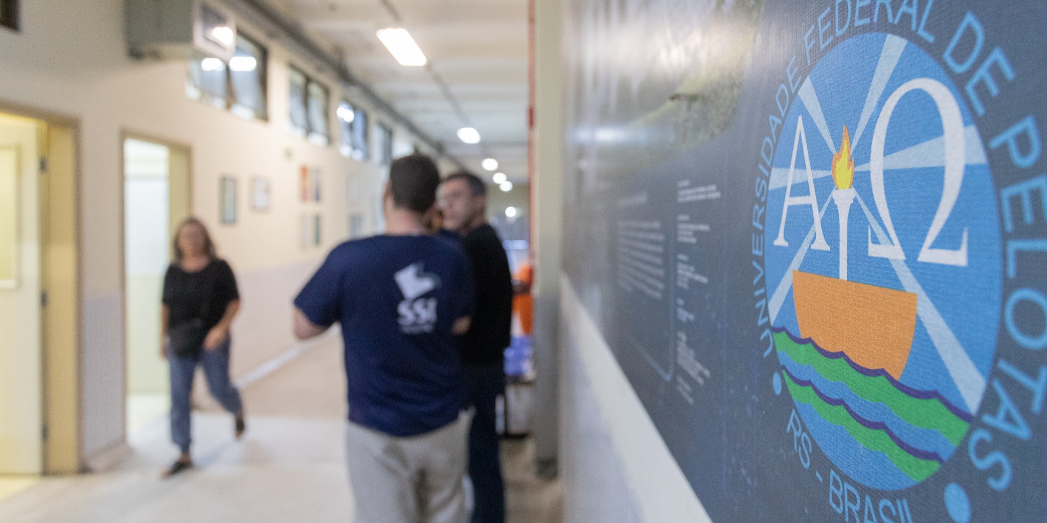 Greve dos técnicos da UFPel começa com bibliotecas fechadas e serviços afetados