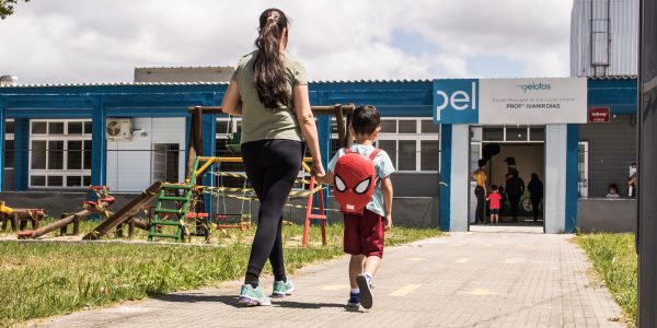Rede municipal de Pelotas inicia ano letivo com foco em inovação