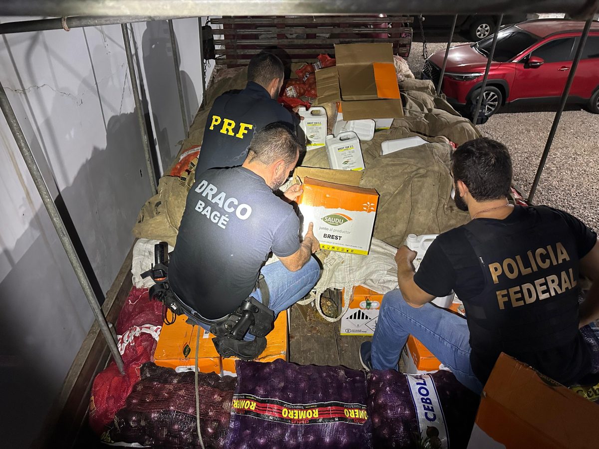 Quatro pessoas são presas com mais de uma tonelada de agrotóxicos ilegais em Bagé