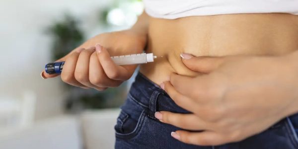 Anvisa alerta para riscos do uso irregular das canetas emagrecedoras