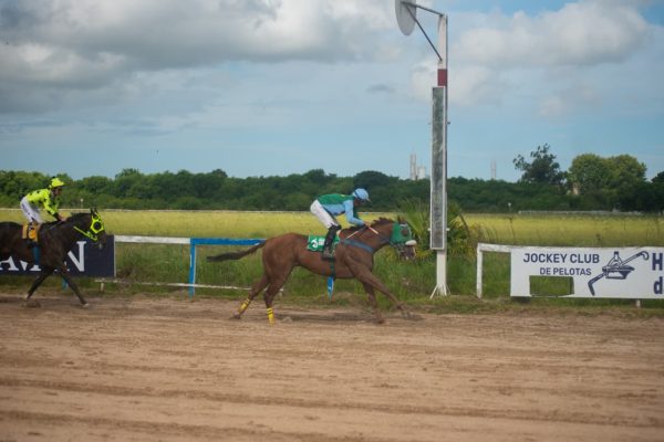 Kaikos-Uni vence prova preparatória e surge como candidato no GP Cidade do Rio Grande