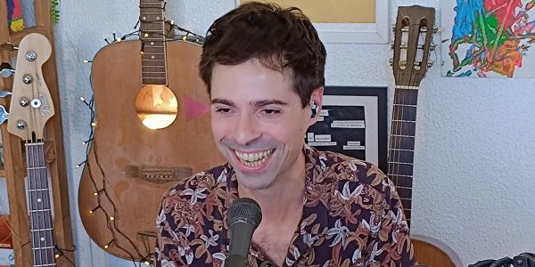 Turnê solo de Alércio estreia em Pelotas e passa por mais três cidade