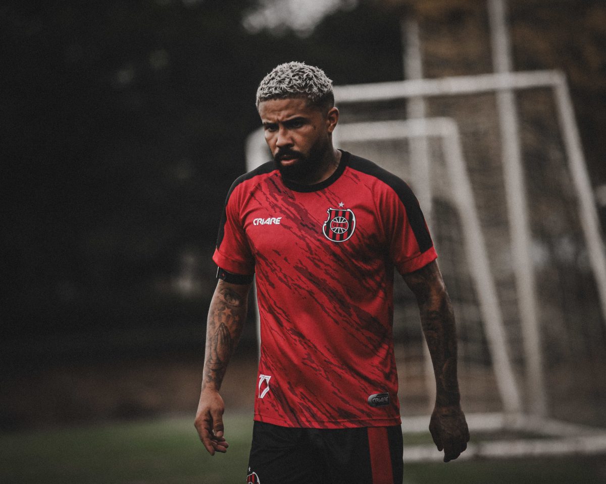 Após envolvimento em briga, DG não é mais jogador do Brasil