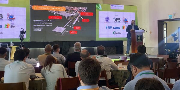 Cadeia produtiva e logística portuária são destaques no primeiro dia do Festimar