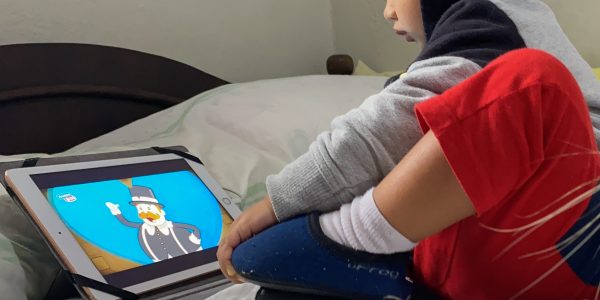 ECA Digital reforça proteção de crianças no ambiente online, mas desafio segue dentro de casa