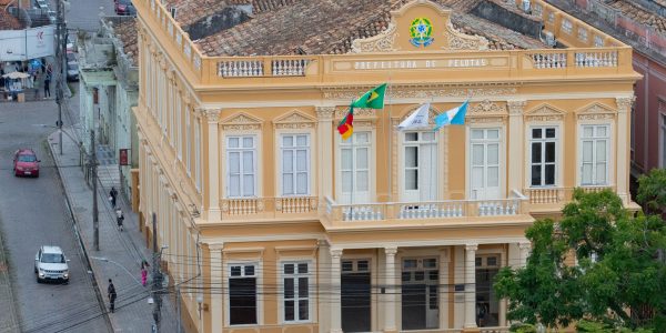 Prefeitura abrirá concursos em 2026 após licitação