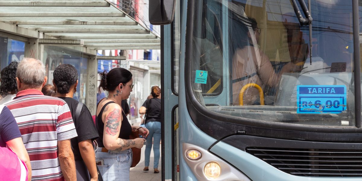 Tarifa do ônibus sobe para R$ 6,25