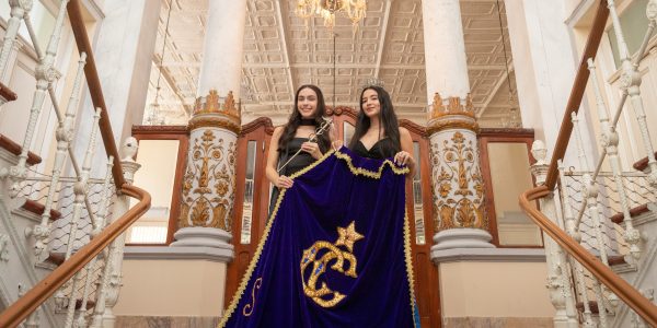 Caixeiral realiza baile para coroar novas soberanas