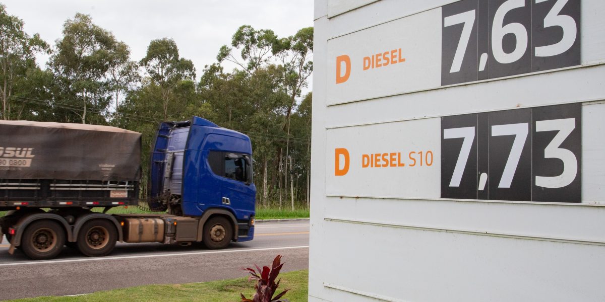 Alta do diesel trava transporte e pode levar à greve