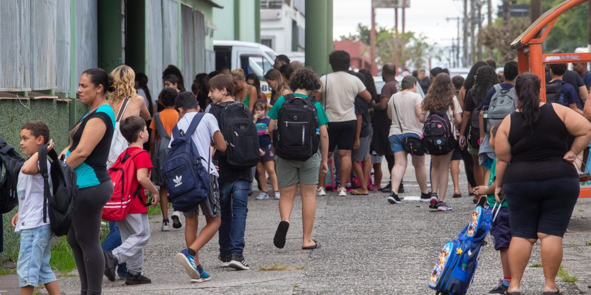 Pelotas retoma aulas na rede municipal após surto de doença gastrointestinal