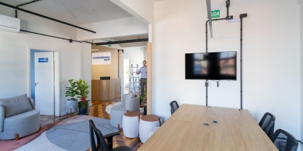 ACP cria espaço de trabalho acessível para profissionais liberais