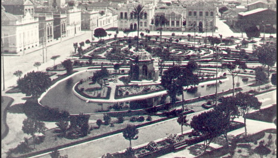 Famosa atriz brasileira se apresenta no teatro Politeama